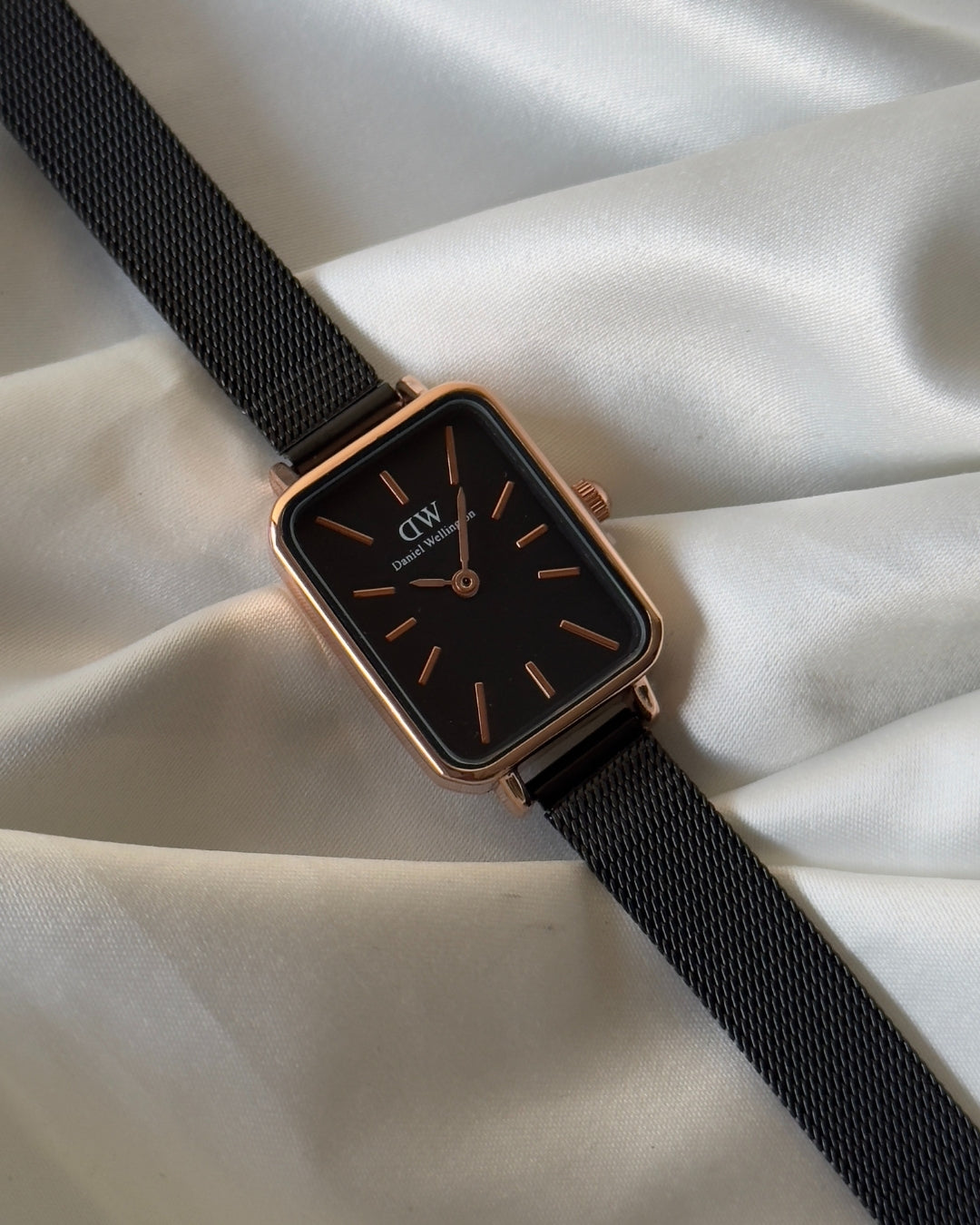 DW Quadro (Analog Watch)