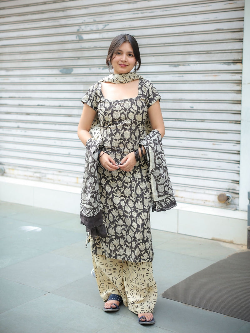 Shadow Bloom Black & White Straight Three Piece Set
