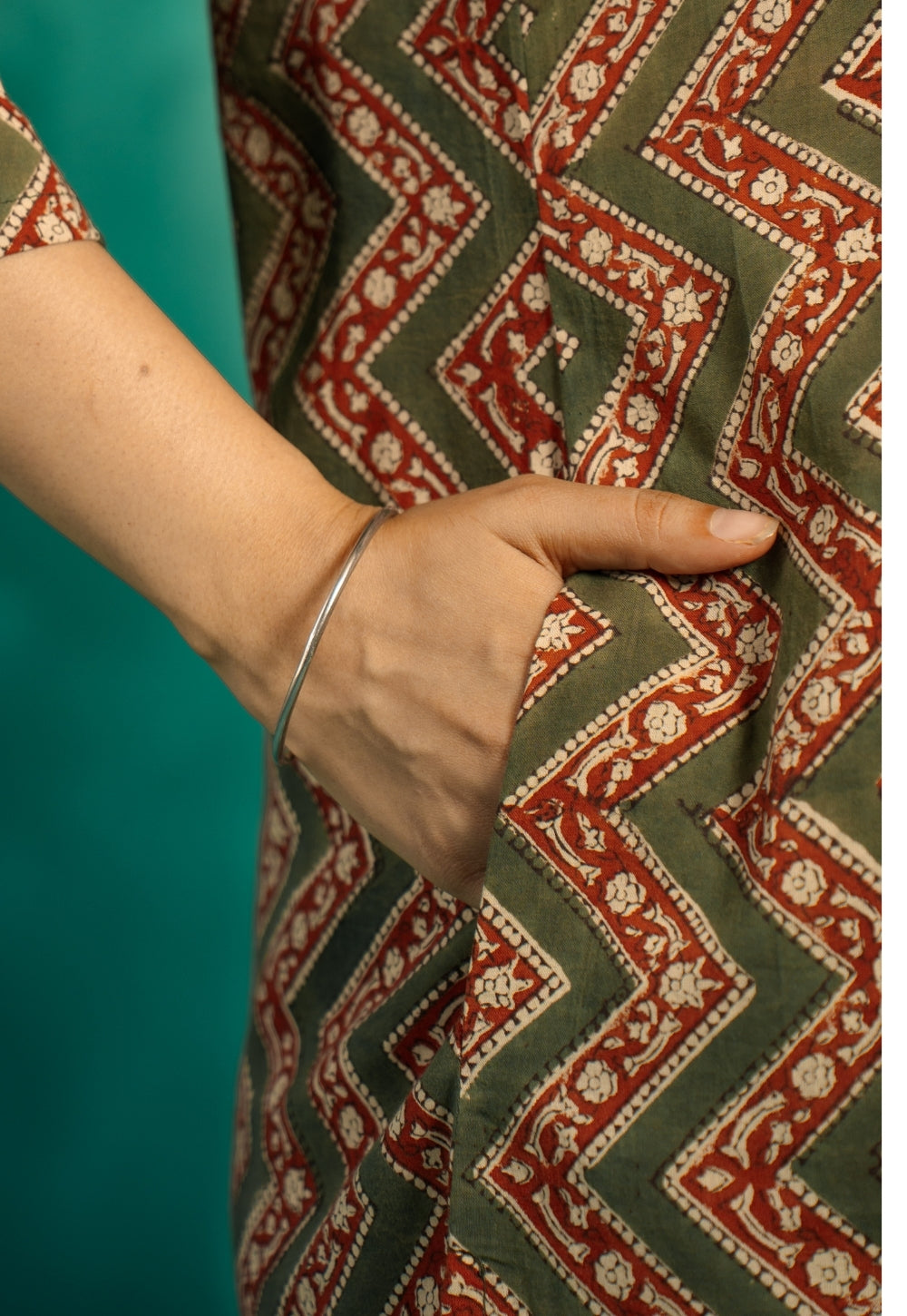 Vaanya Green Bagru Cotton Straight Short Top