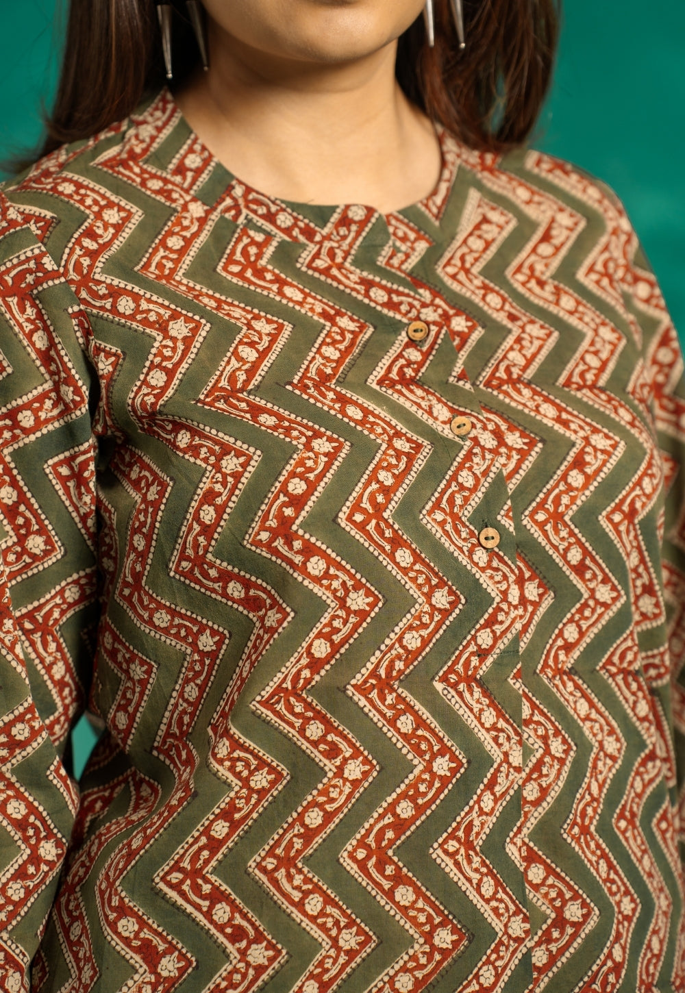 Vaanya Green Bagru Cotton Straight Short Top