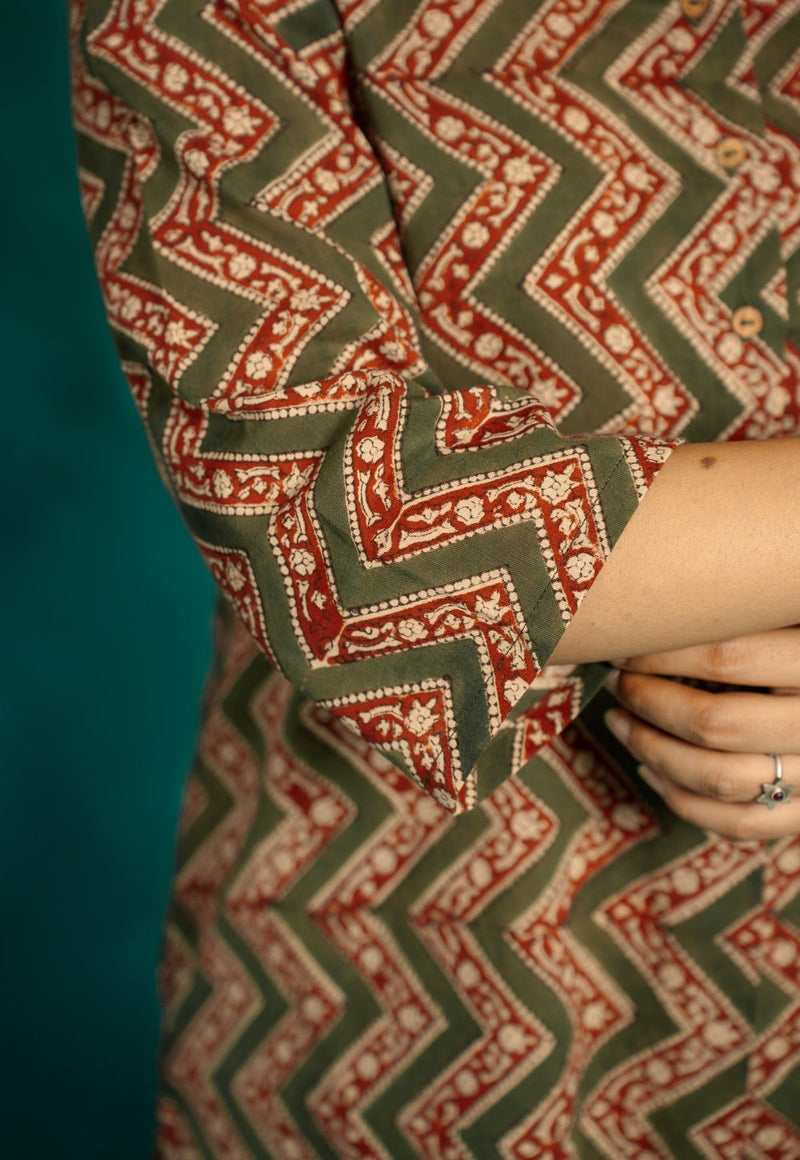 Vaanya Green Bagru Cotton Straight Short Top