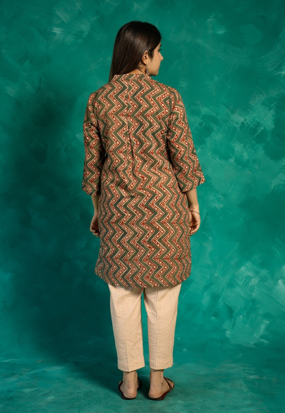 Vaanya Green Bagru Cotton Straight Short Top