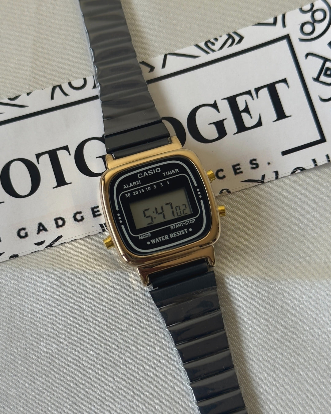 Vintage D124 Gold (Digital Watch)