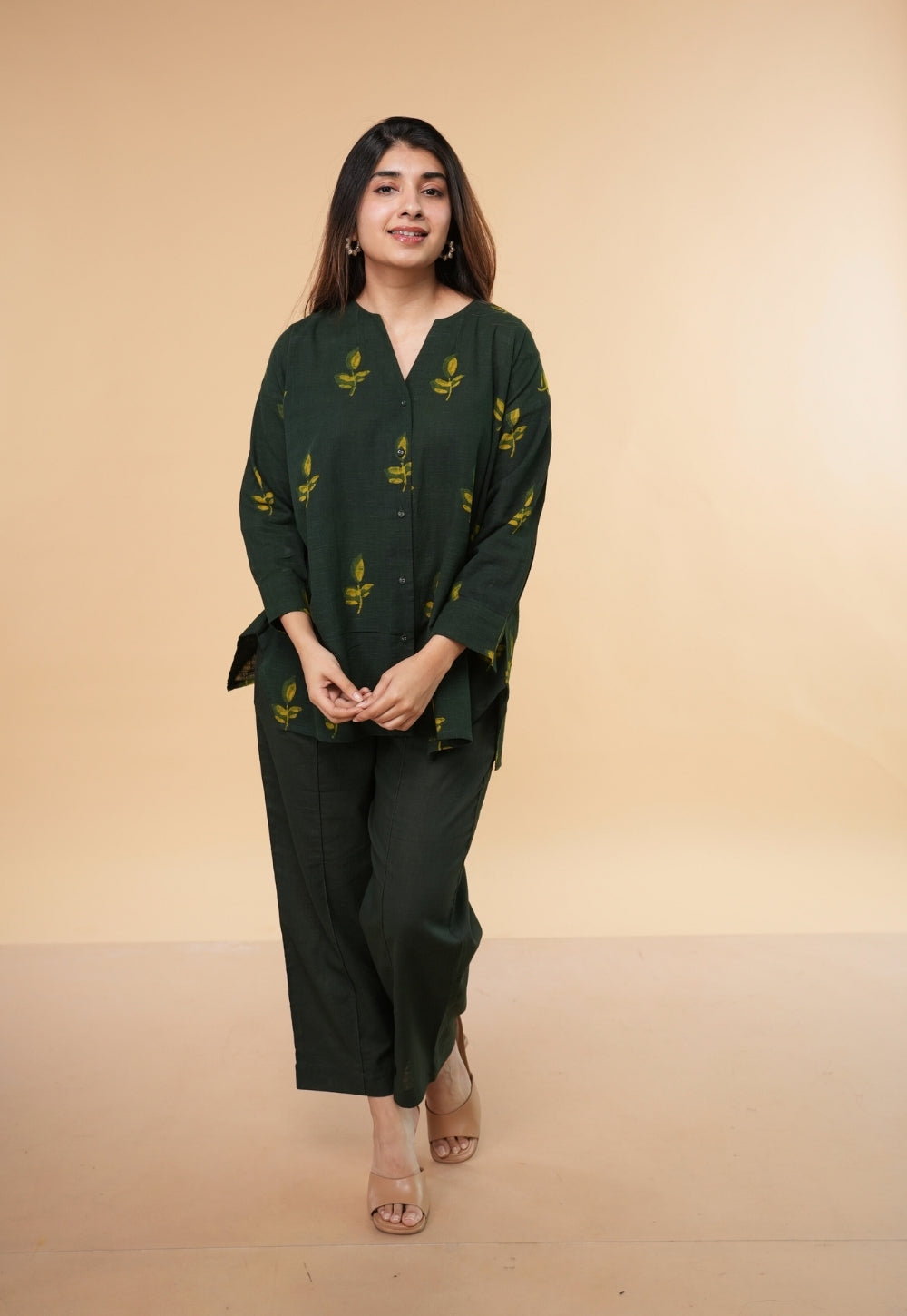 Kritika Green Dabu Slub Cotton Straight Short Top