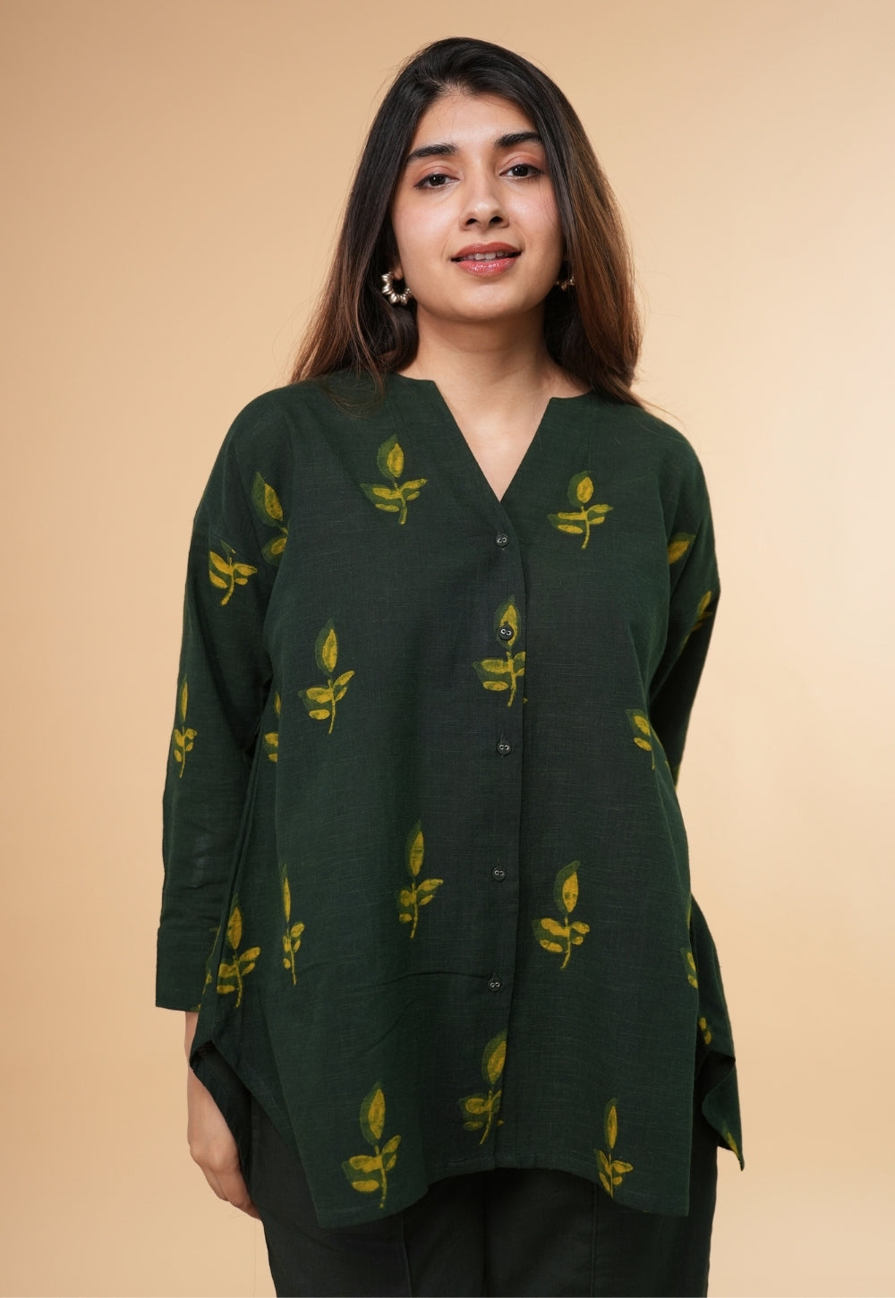 Kritika Green Dabu Slub Cotton Straight Short Top