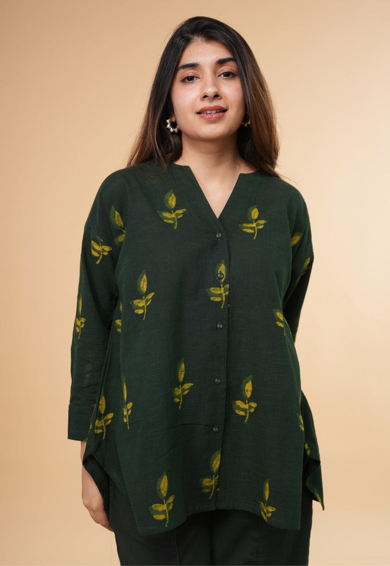 Kritika Green Dabu Slub Cotton Straight Short Top