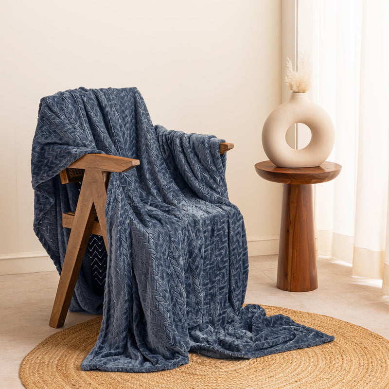 Fort Mellow - Wave Plush Blanket (Frost Blue)-1