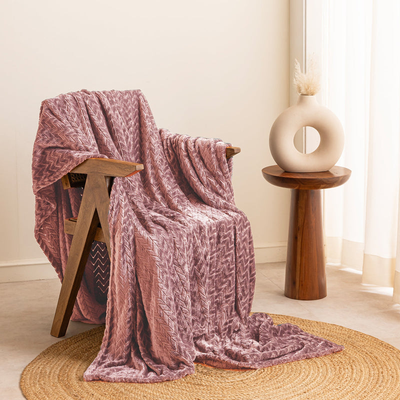 Fort Mellow - Wave Plush Blanket (Pink)-1