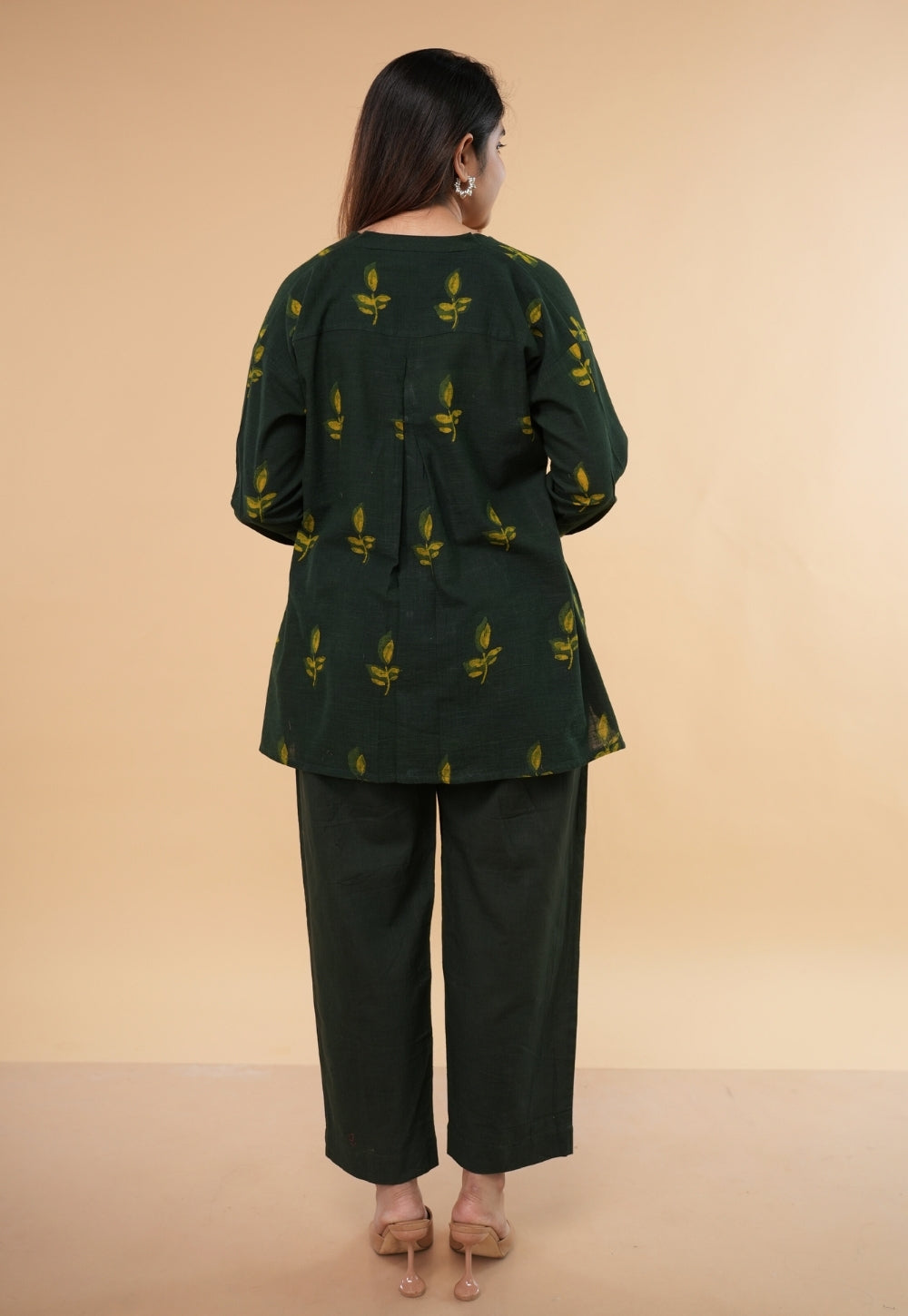 Kritika Green Dabu Slub Cotton Straight Short Top