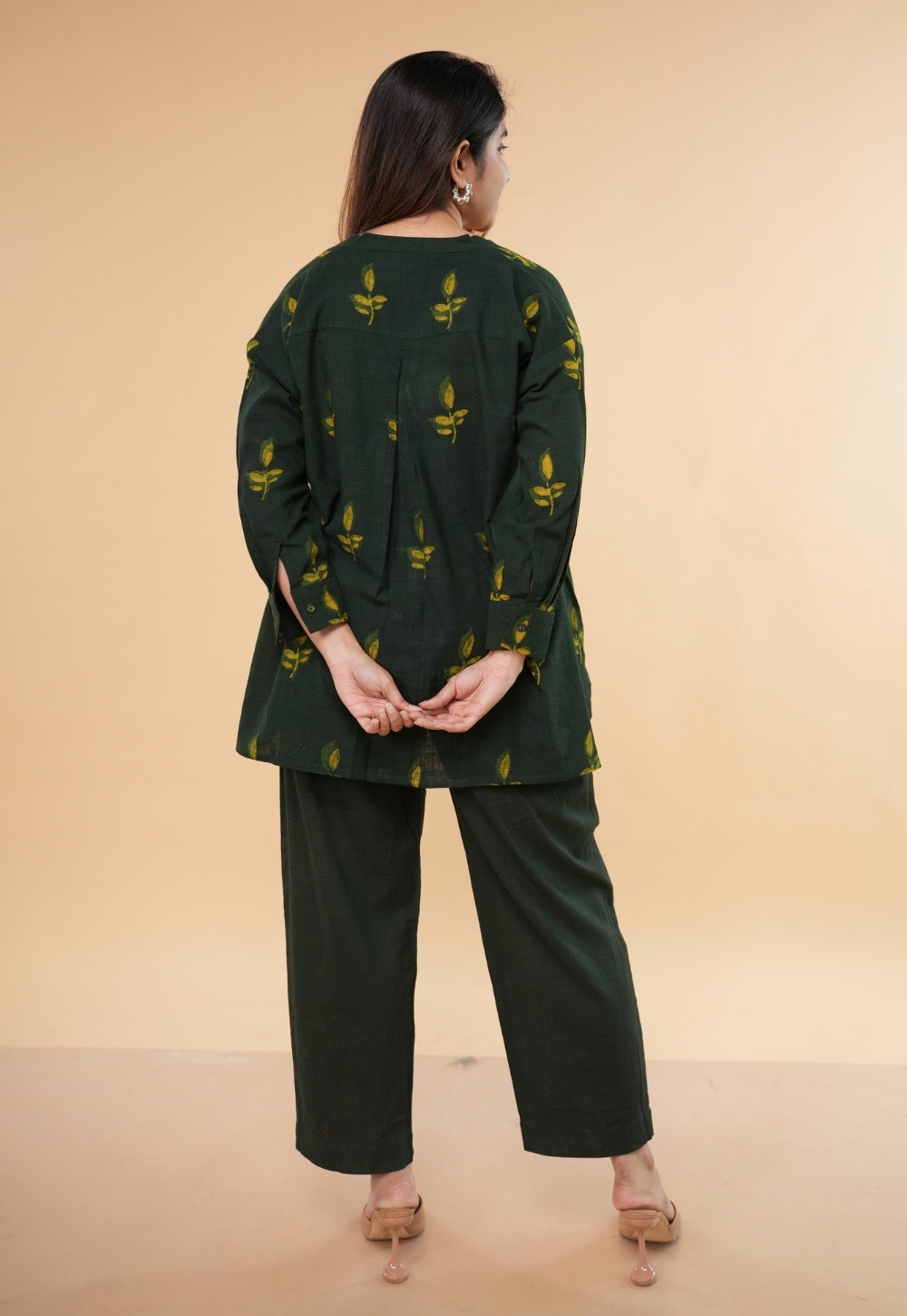 Kritika Green Dabu Slub Cotton Straight Short Top