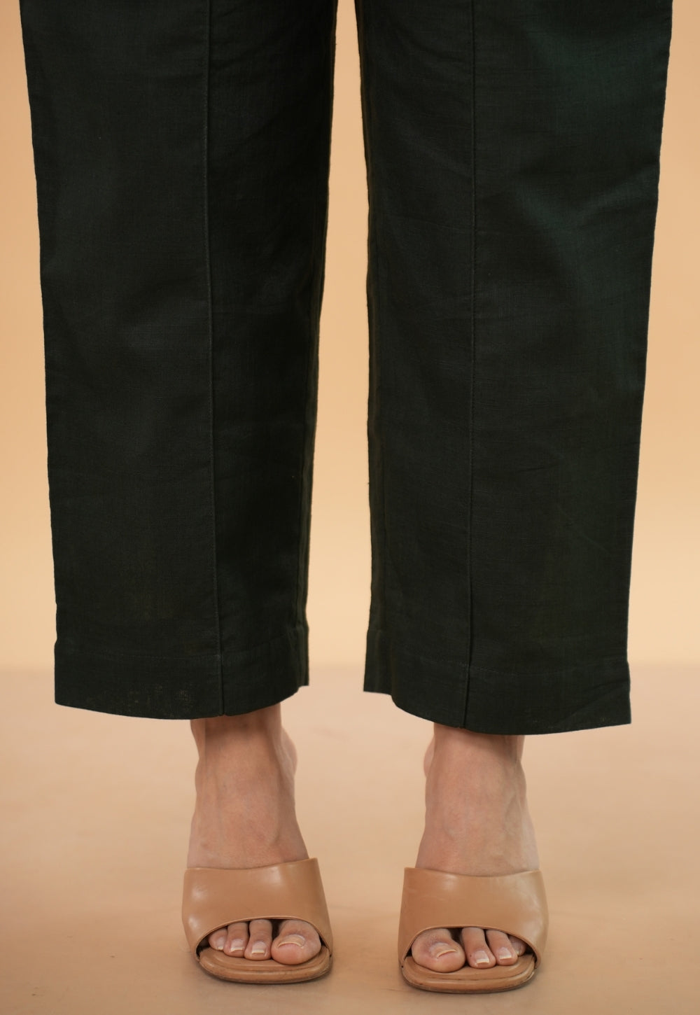 Myra Green Solid Slub Cotton Straight Pant