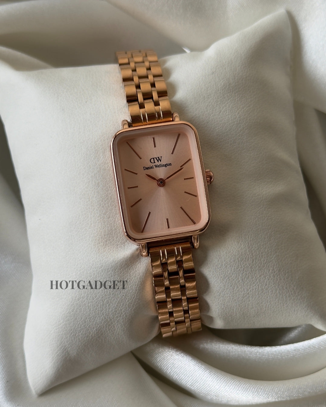 DW Quadro (Analog Watch)