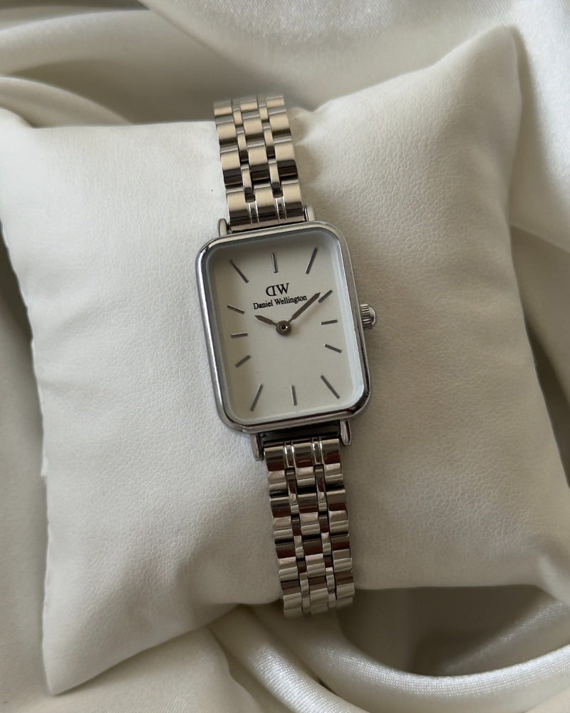 DW Quadro (Analog Watch)