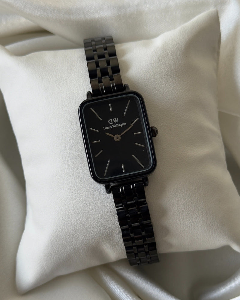 DW Quadro (Analog Watch)