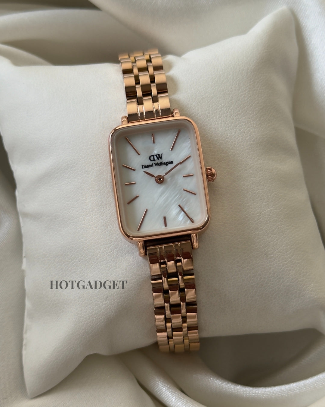 DW Quadro (Analog Watch)