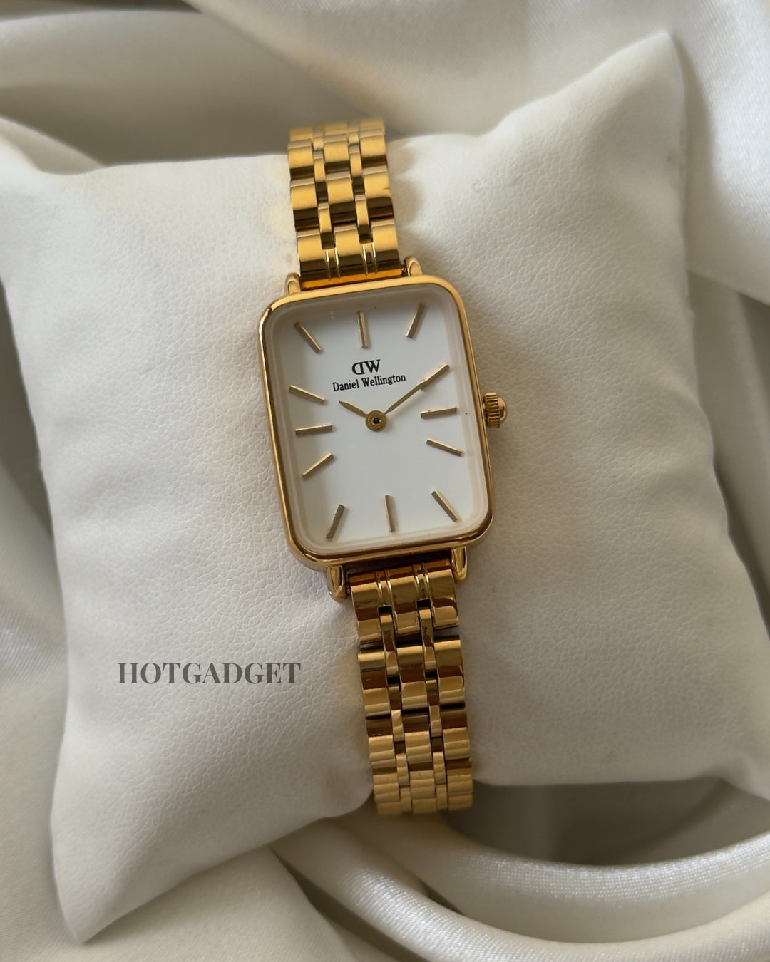 DW Quadro (Analog Watch)
