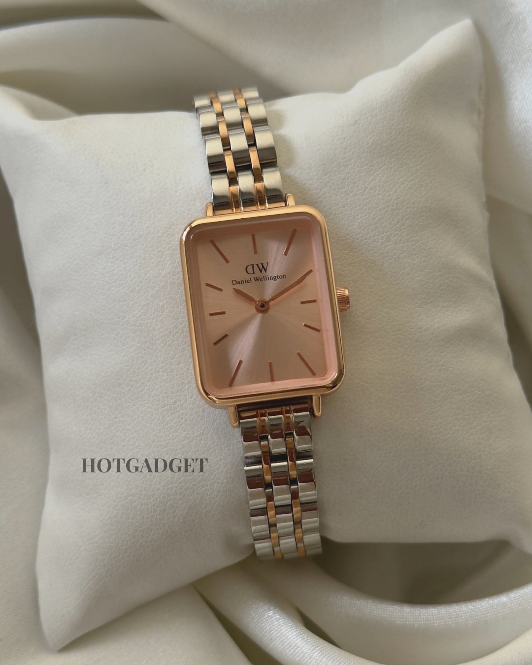 DW Quadro (Analog Watch)