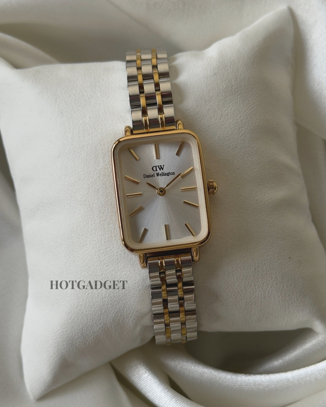 DW Quadro (Analog Watch)