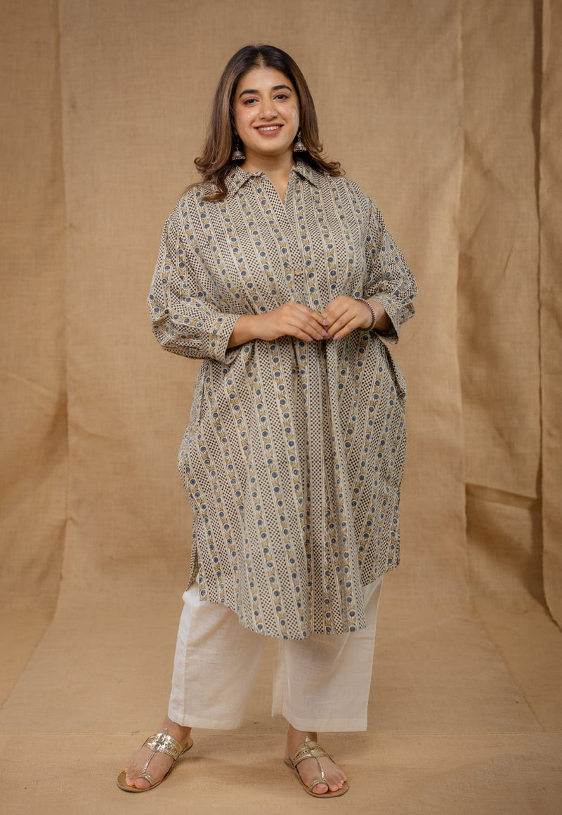 Kiran Off White Ajrakh Cotton Anti-Fit Kurta