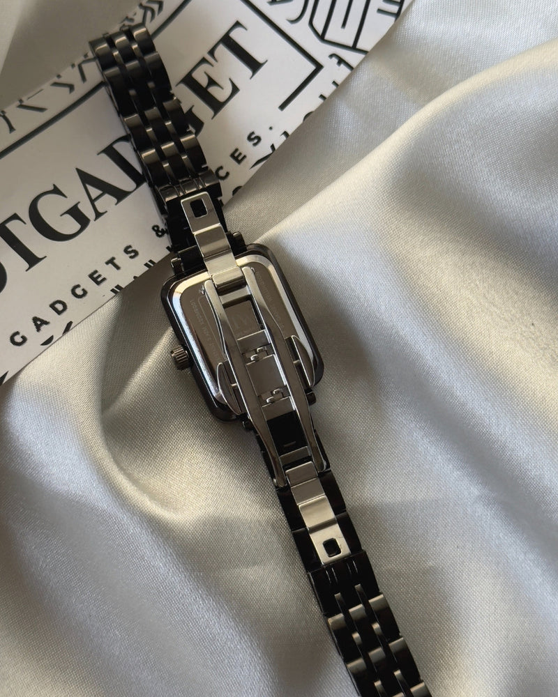 DW Quadro (Analog Watch)