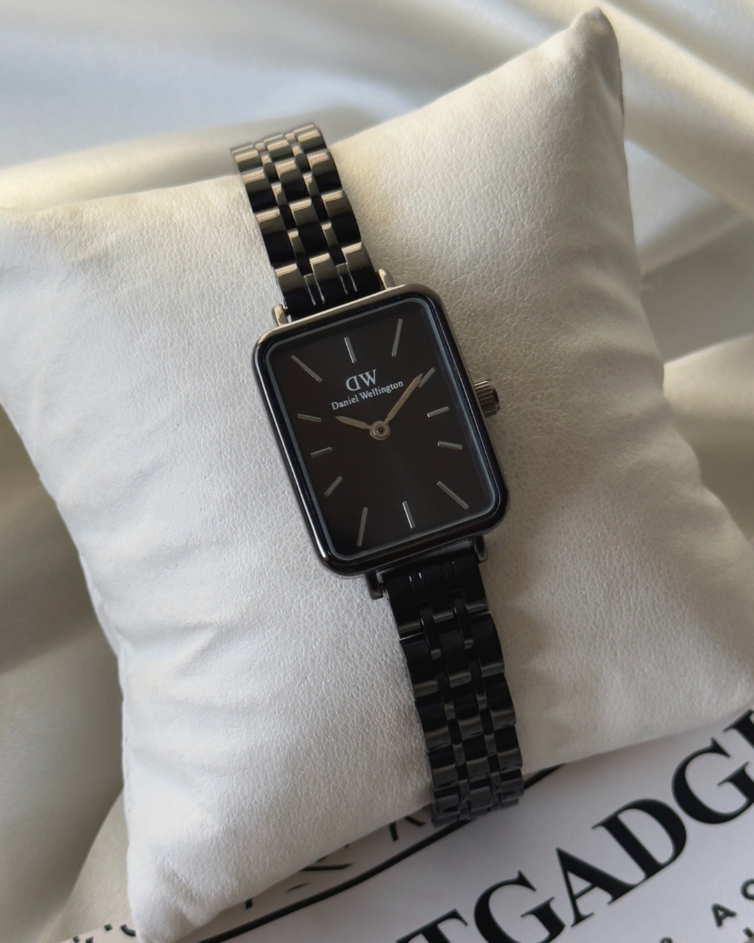 DW Quadro (Analog Watch)