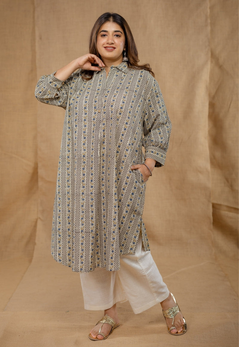 Kiran Off White Ajrakh Cotton Anti-Fit Kurta