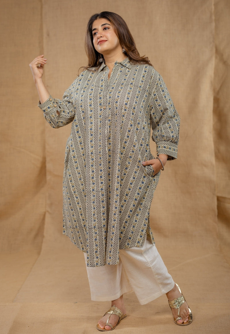 Kiran Off White Ajrakh Cotton Anti-Fit Kurta