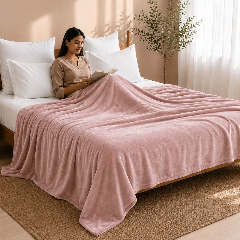 Fort Mellow - Solid Plush Blanket (Pink)-4