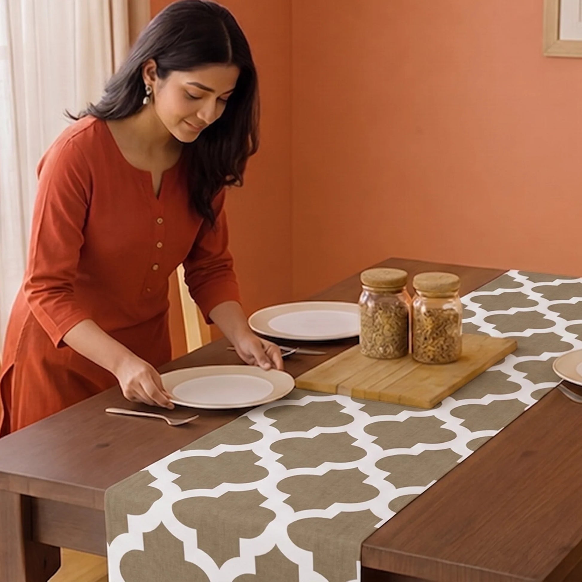 Imprimer Quatrefoil - Printed Dining Table Runner (Grey)-4