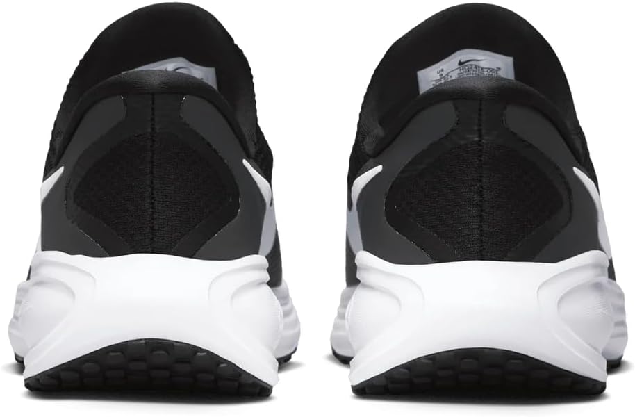 Nike Revolution 8 EasyOn Running Shoes