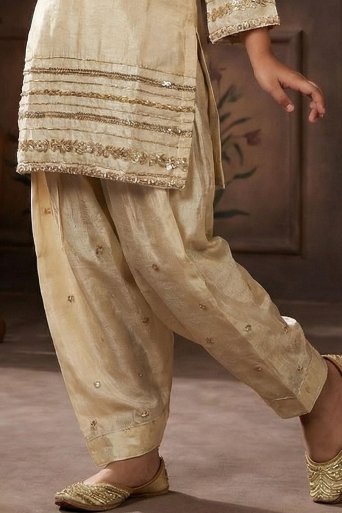 Girls Ivory Embroidered Kurta Set