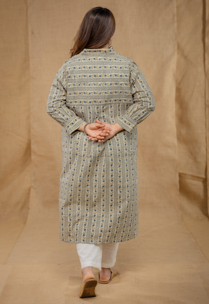 Kiran Off White Ajrakh Cotton Anti-Fit Kurta