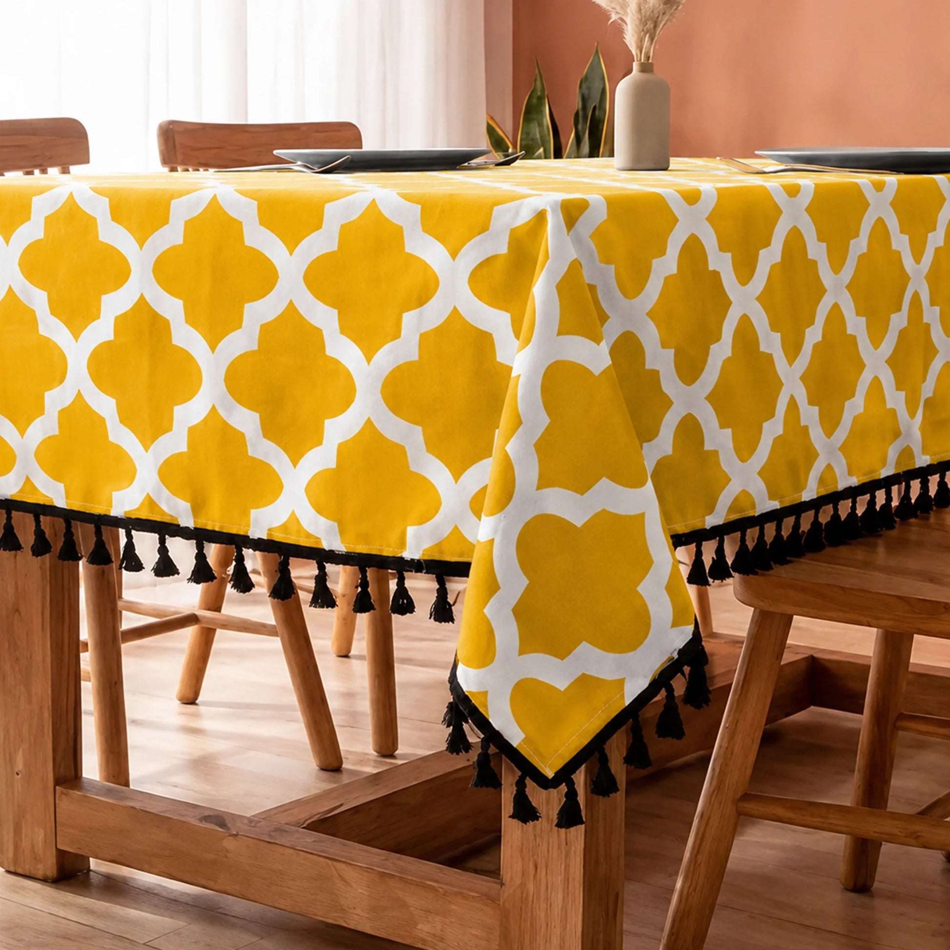 Imprimer Handpicked Quatrefoil - Table Cover (Yellow)-5