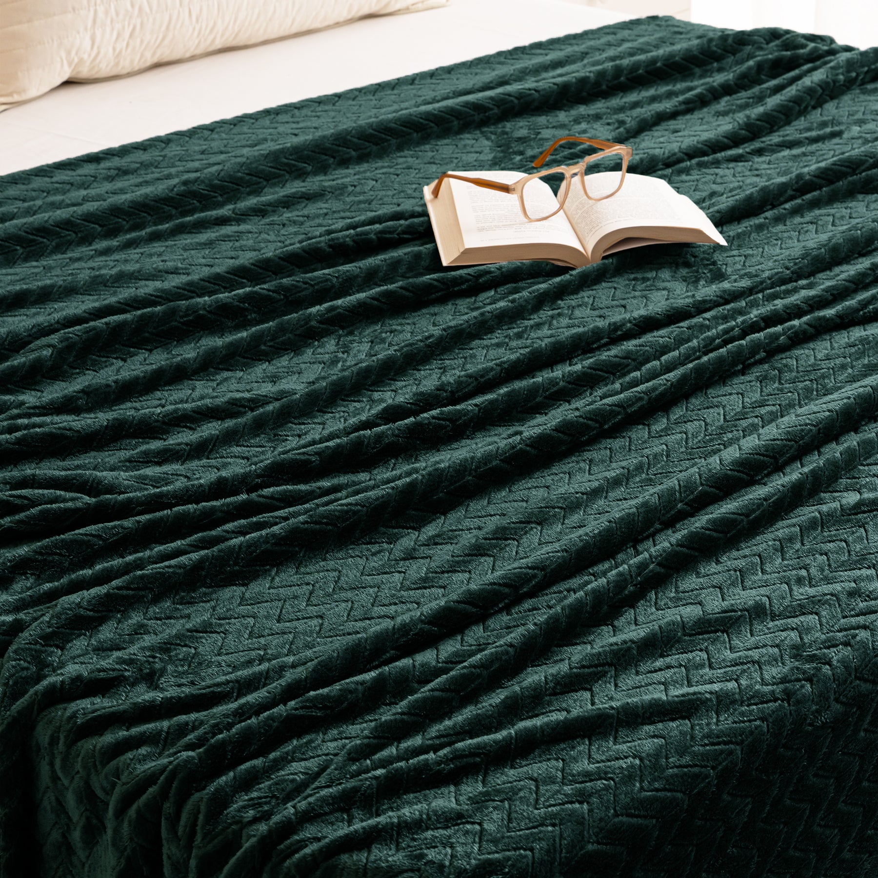 Fort Mellow - Wave Plush Blanket (Emerald Green)-5