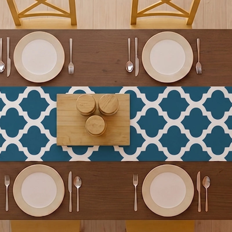 Imprimer Quatrefoil - Printed Table Runner (Blue)-4