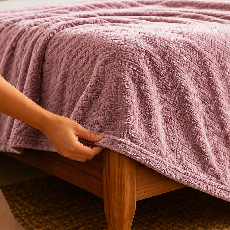 Fort Mellow - Wave Plush Blanket (Pink)-5