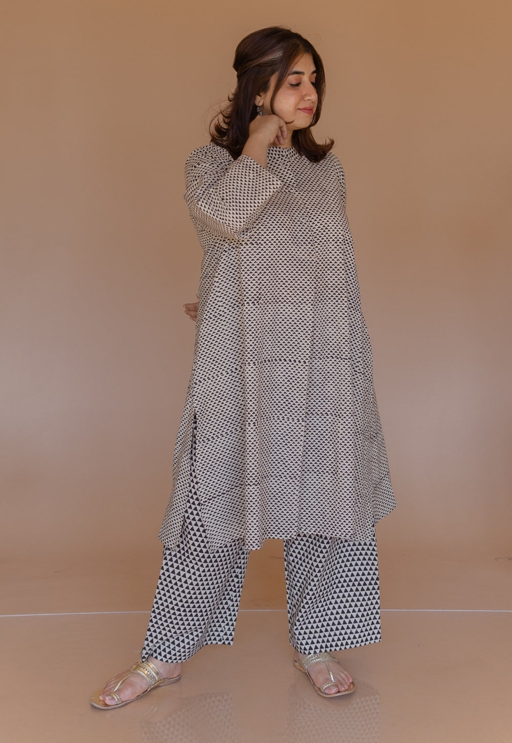 Ayaat Off White Bagru Cotton Anti-Fit Kurta