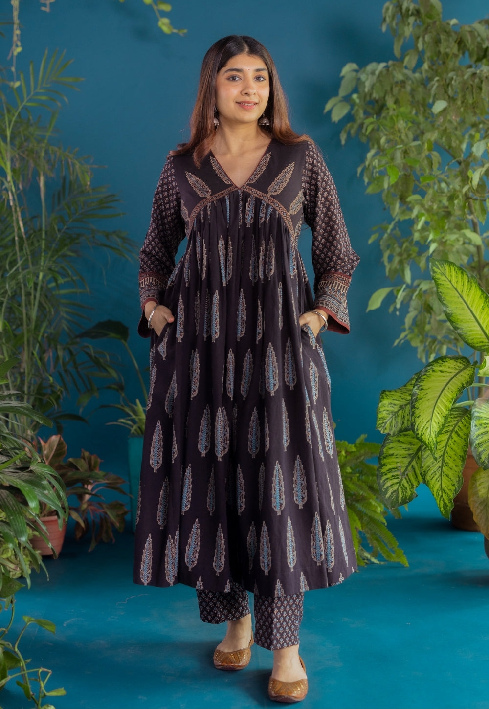 Prita Black Butti Ajrakh Cotton Narrow Pant