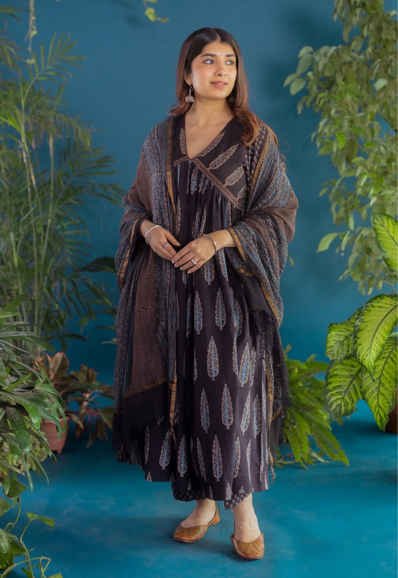 Prita Black Butti Ajrakh Cotton Narrow Pant