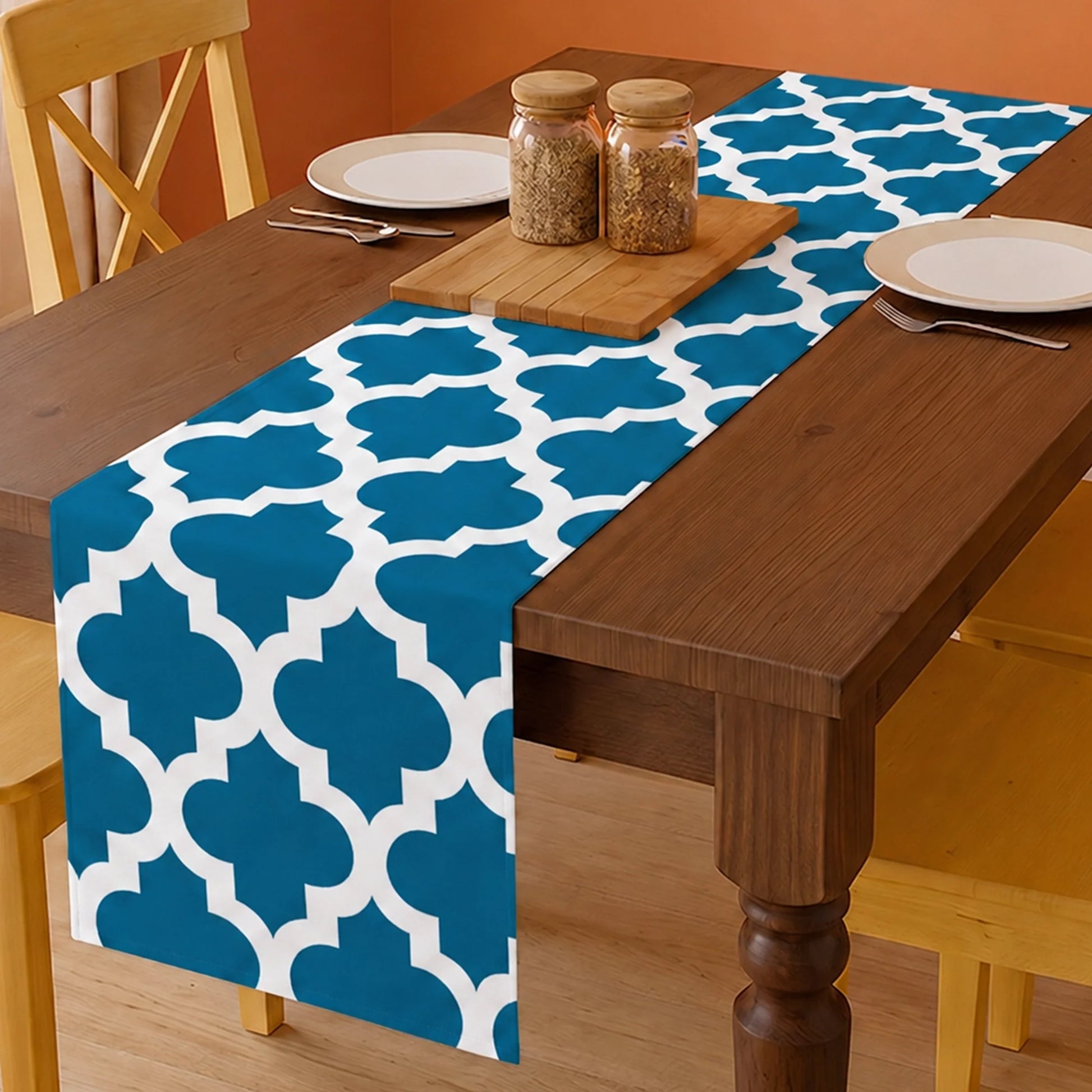 Imprimer Quatrefoil - Printed Table Runner (Blue)-5