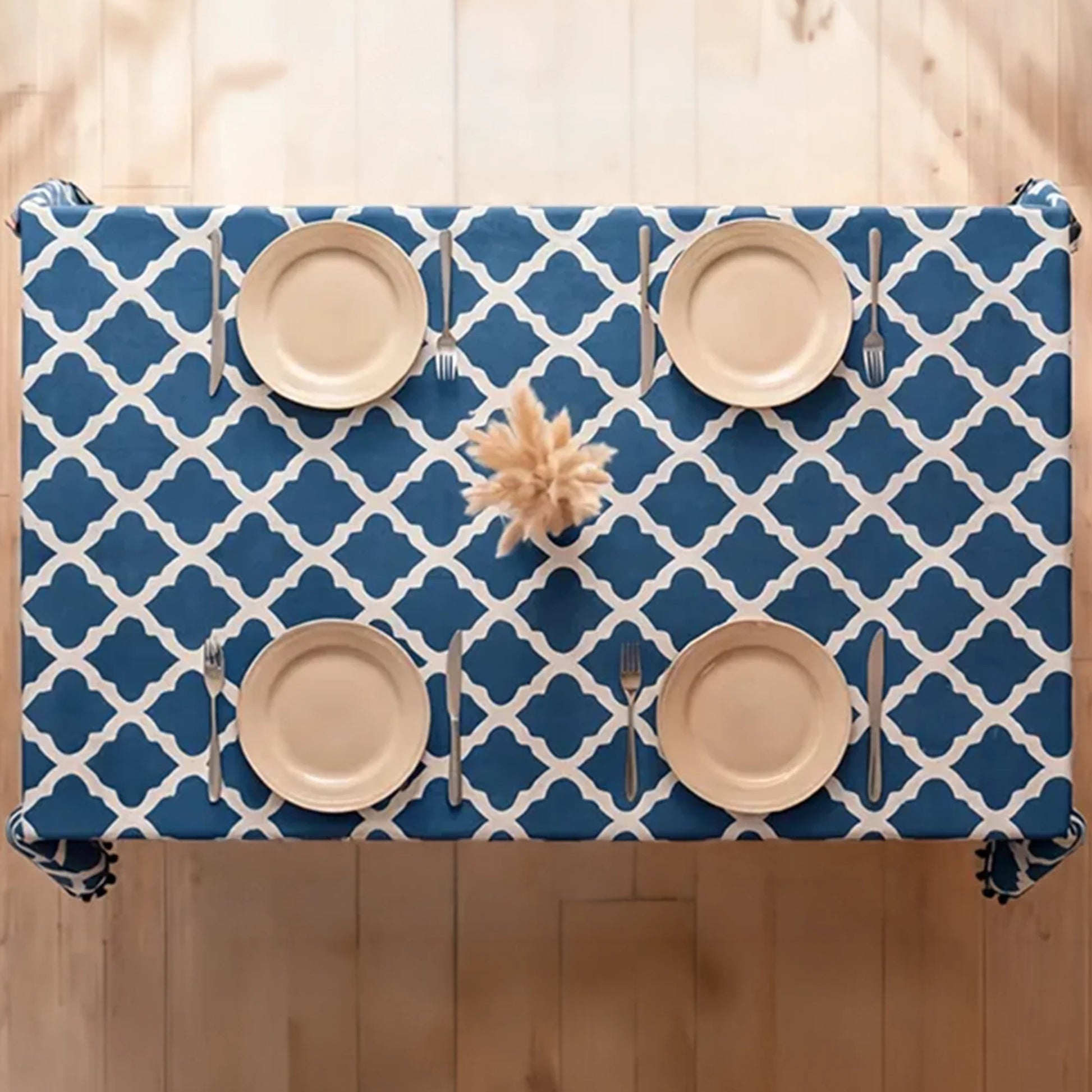 Imprimer Quatrefoil - Printed Table Cover (Blue)-6