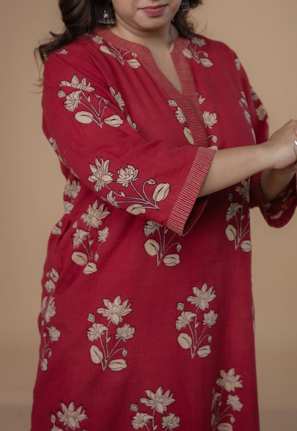 Vaanya Red Dabu Slub Cotton Straight Kurta