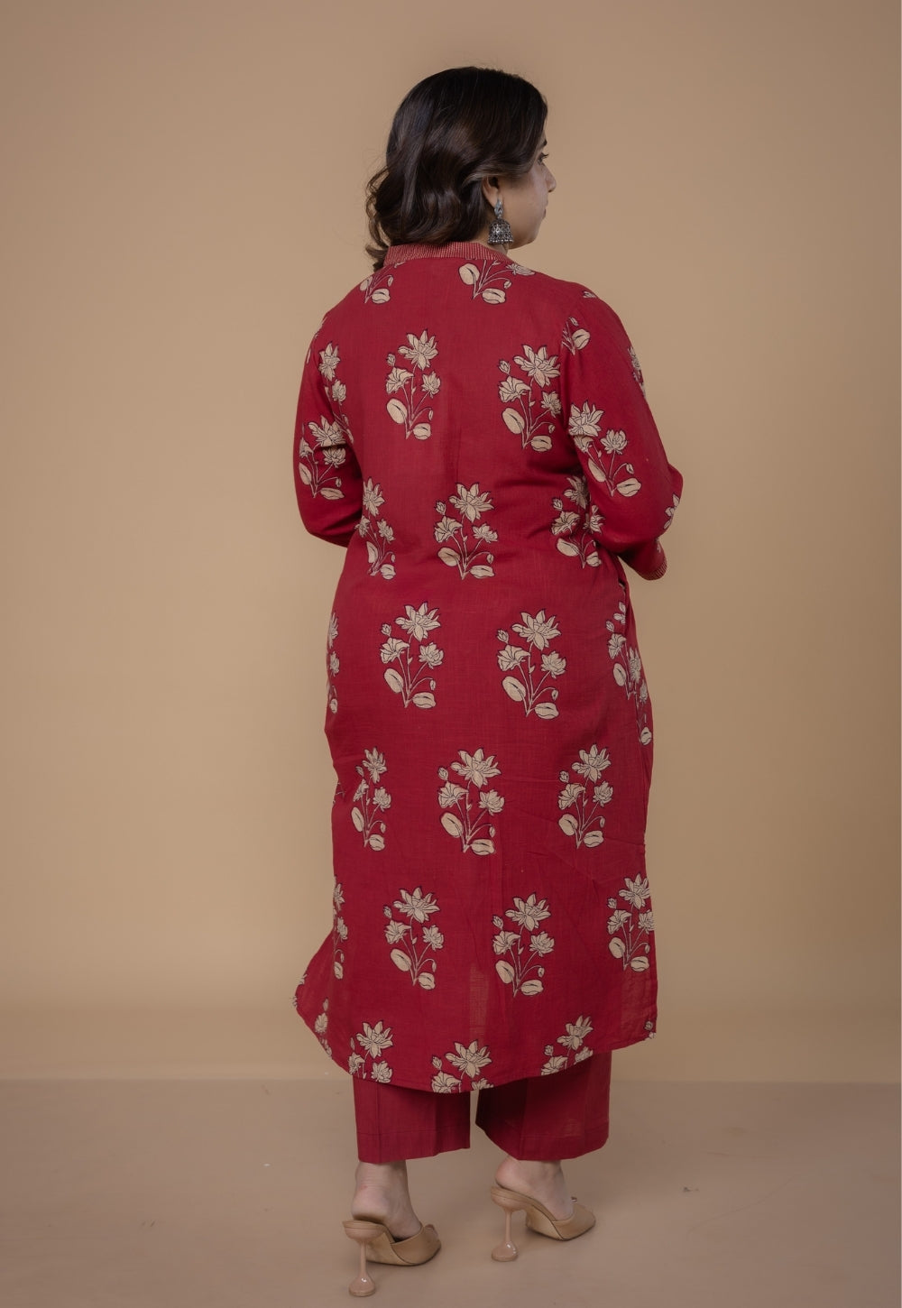 Vaanya Red Dabu Slub Cotton Straight Kurta