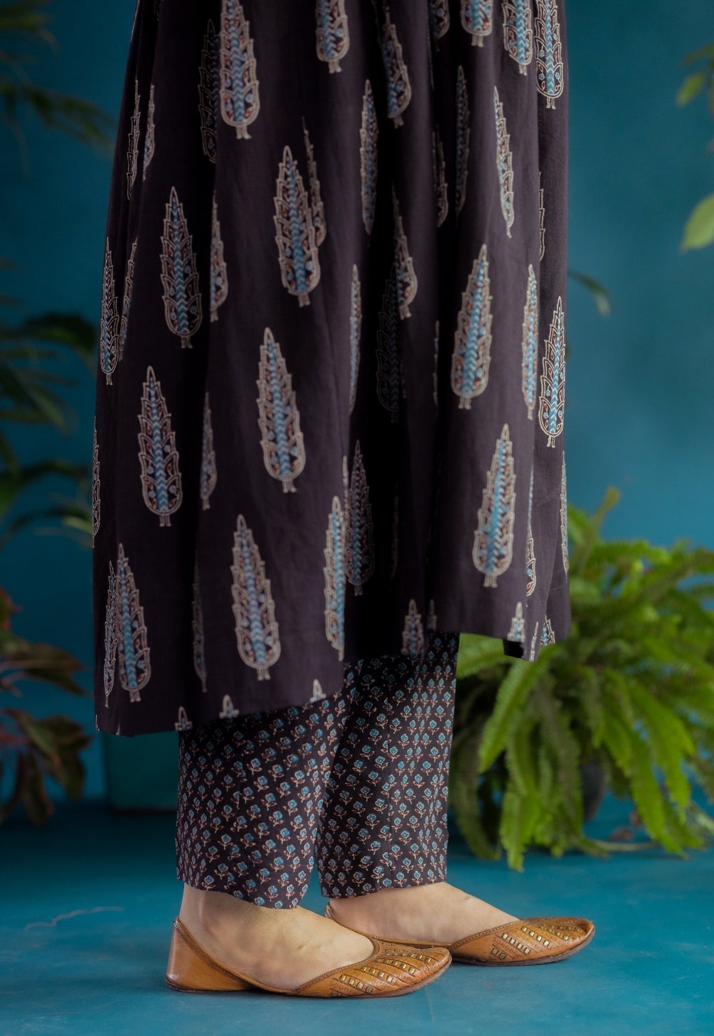 Prita Black Butti Ajrakh Cotton Narrow Pant