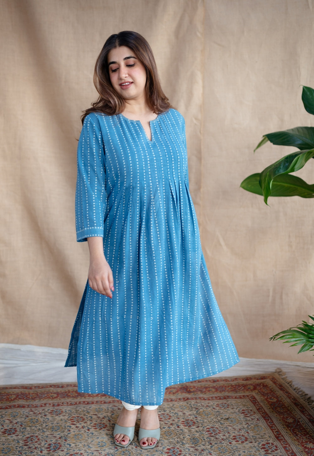 Yahvi Dabu Slub Cotton Hand Embroidered Kurta
