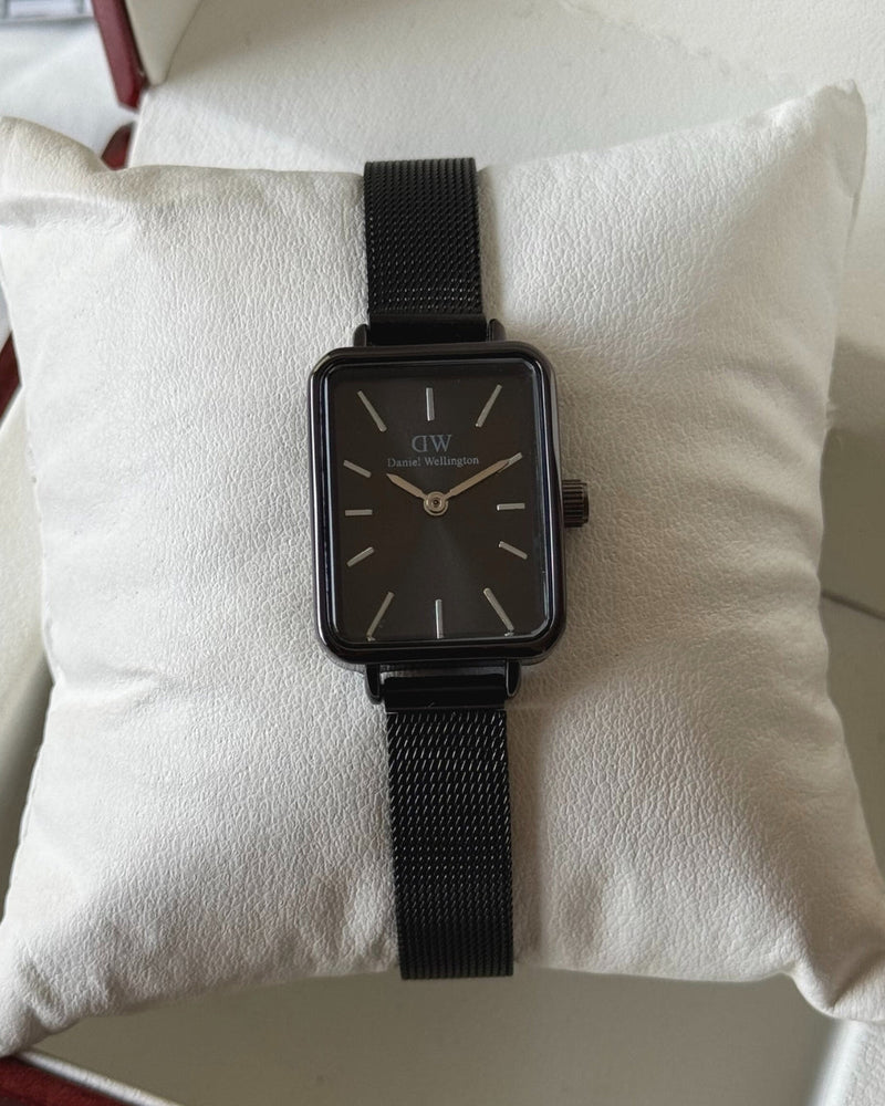 DW Quadro (Analog Watch)