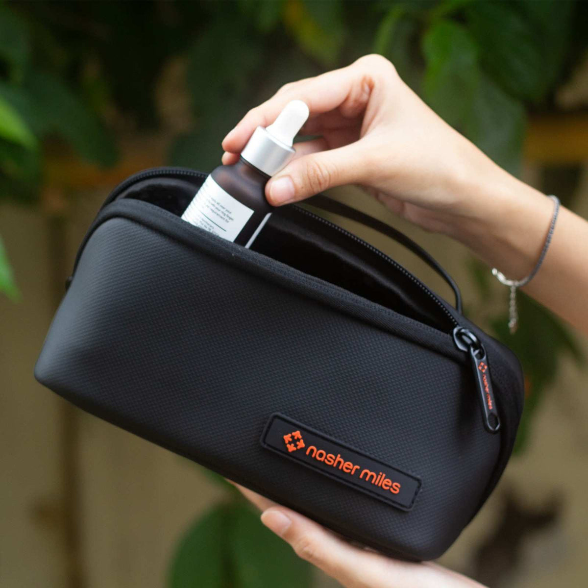 Dock Toiletry Kit-6