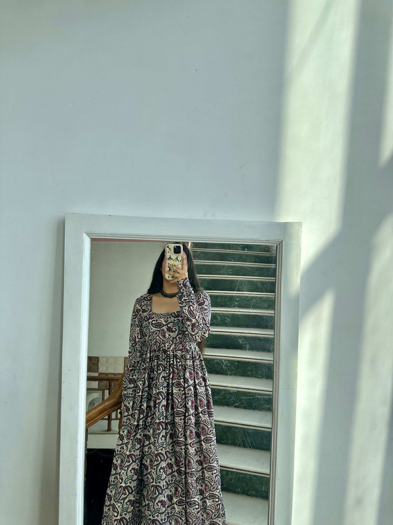 Iqra Paisley Kameez