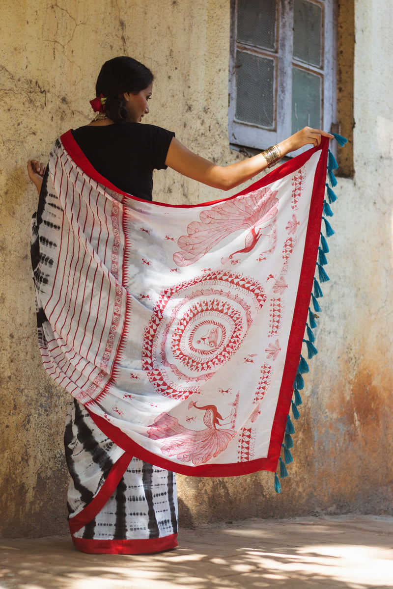 Exclusive Tie Dye Cotton Mul Saree With Handpainted Warli Art (Peacock)-2