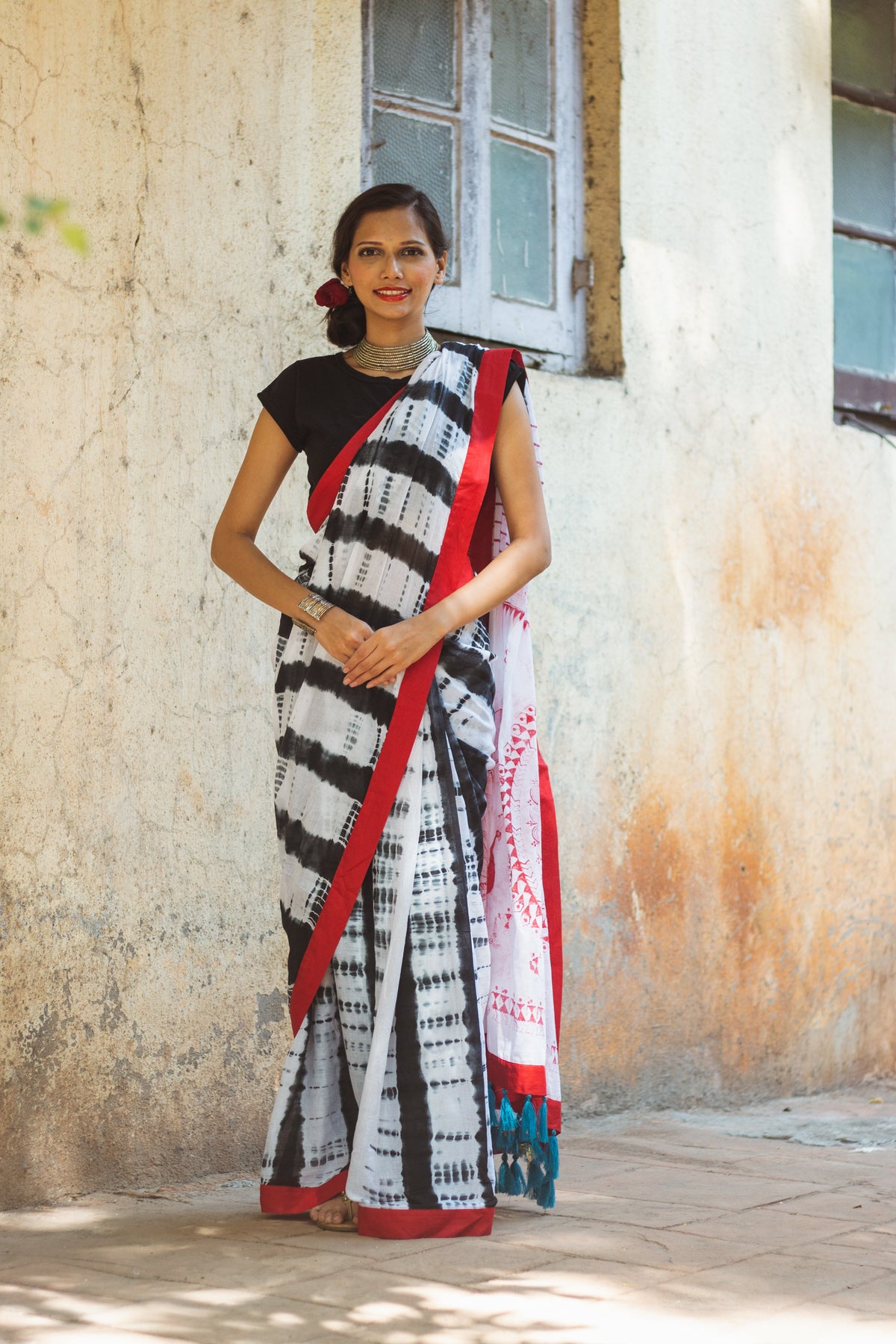 Exclusive Tie Dye Cotton Mul Saree With Handpainted Warli Art (Peacock)-1